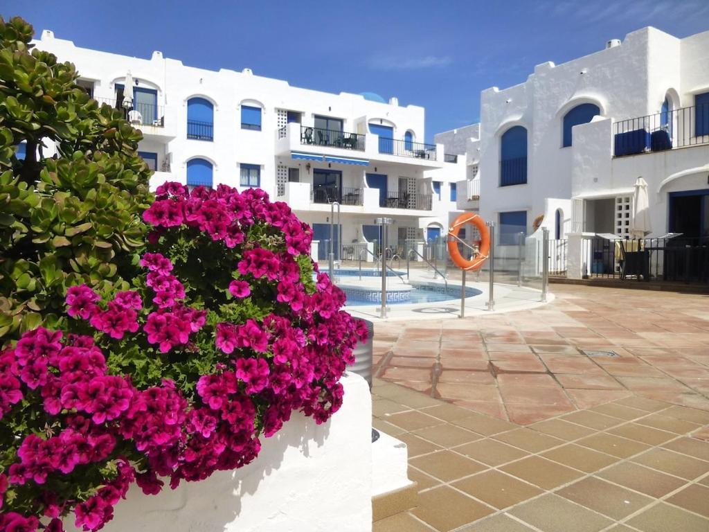 28 Mikonos Playa In Puerto De La Duquesa 2 Bed 2 Bath Apartment Ideally Located To The Beach & Marina Castillo de Sabinillas Eksteriør billede