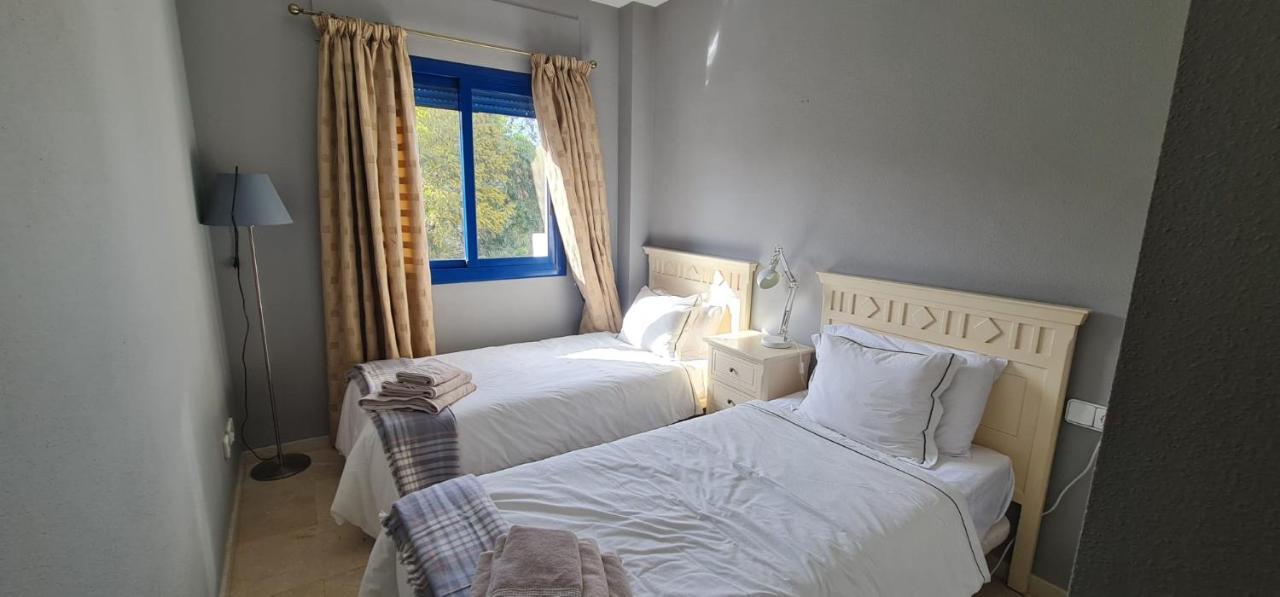 28 Mikonos Playa In Puerto De La Duquesa 2 Bed 2 Bath Apartment Ideally Located To The Beach & Marina Castillo de Sabinillas Eksteriør billede